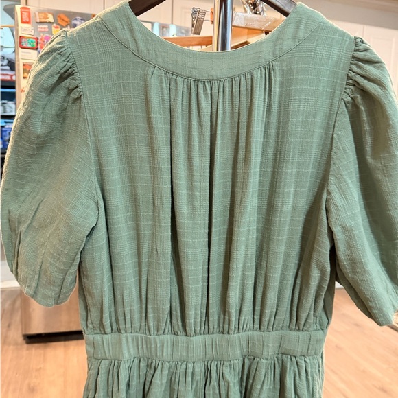 Elegant Olive Green Women's Dress - Picture 10 of 11